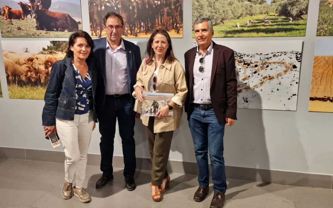 Exposición fotográfica en la Facultad de Veterinaria de Córdoba en los actos por su 175 aniversario
