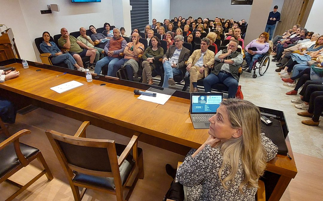 Más de 130 personas, asisten a la jornada formativa para la puesta en marcha del método CER en Jaén.