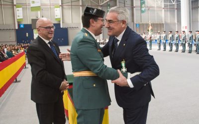 El veterinario colegiado Celedonio Fornell Martínez, distinguido con la Cruz del Mérito de la Guardia Civil