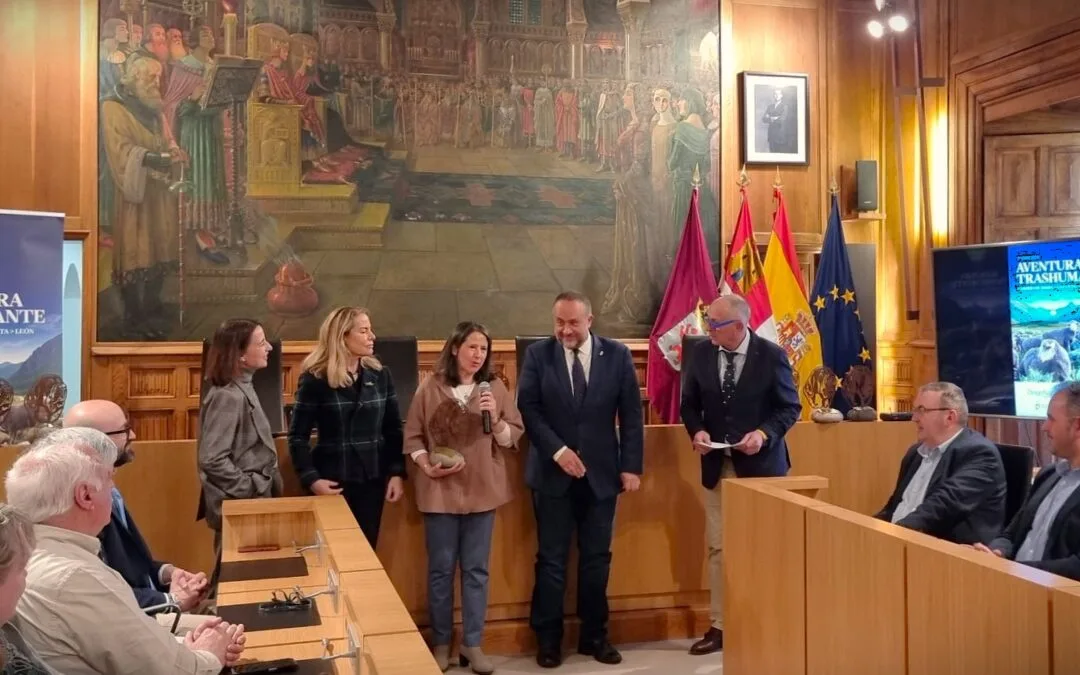 La veterinaria María del Carmen García, premio a la investigación dentro del proyecto “Aventura Trashumante”